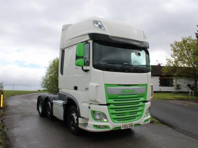DAF XF 105 460 SUPER SPACE