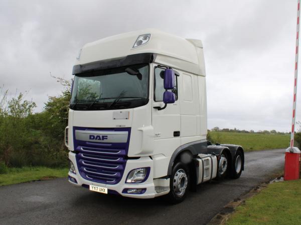 DAF XF 105 460 SUPER SPACE